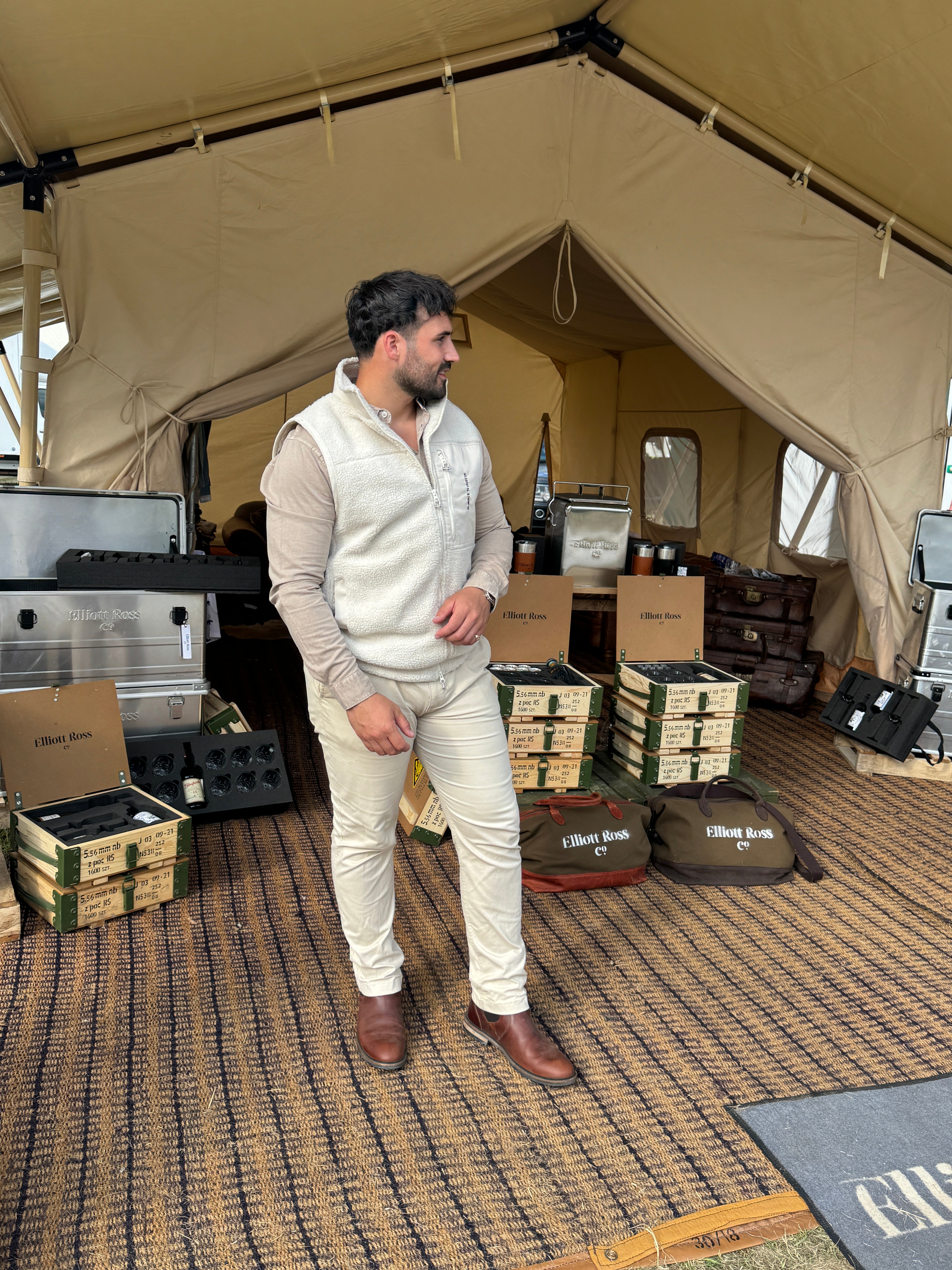 SAFARI SHACKLE GILET | SAND